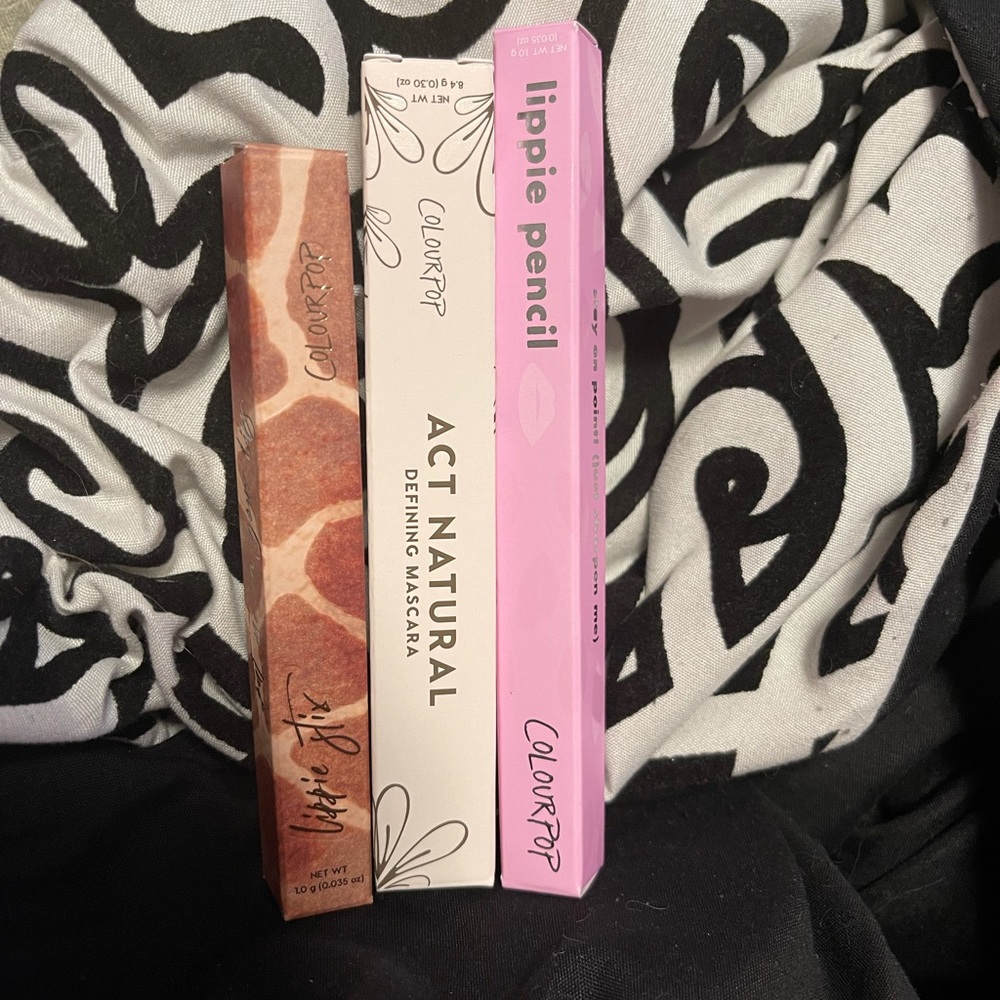 Colourpop bundle.
